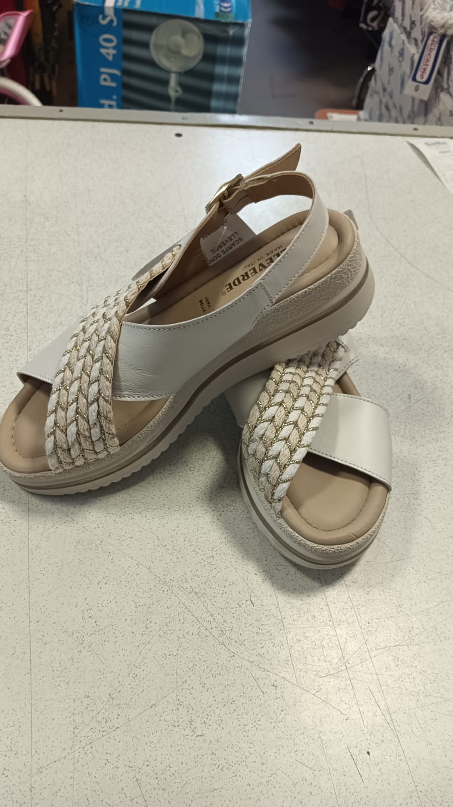 Scarpe donna beige valleverde  | Mercatino dell'Usato Bisceglie 1