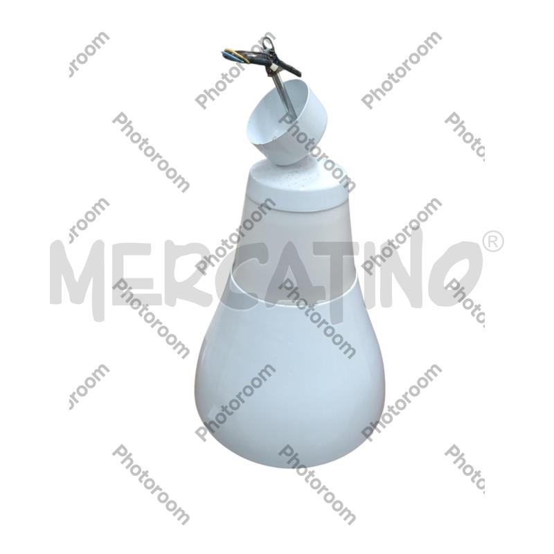 LAMPADARIO BIANCO PLASTICA METALLO CAMPANA | Mercatino dell'Usato San  benedetto del tronto 1