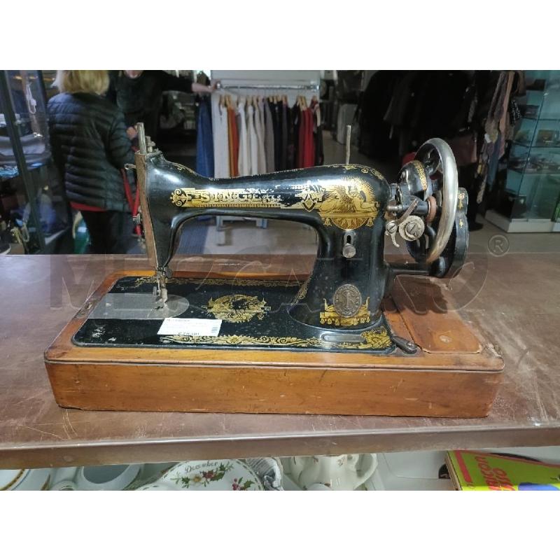MACCHINA CUCIRE SINGER MANOVELLA | Mercatino dell'Usato San  benedetto del tronto 1