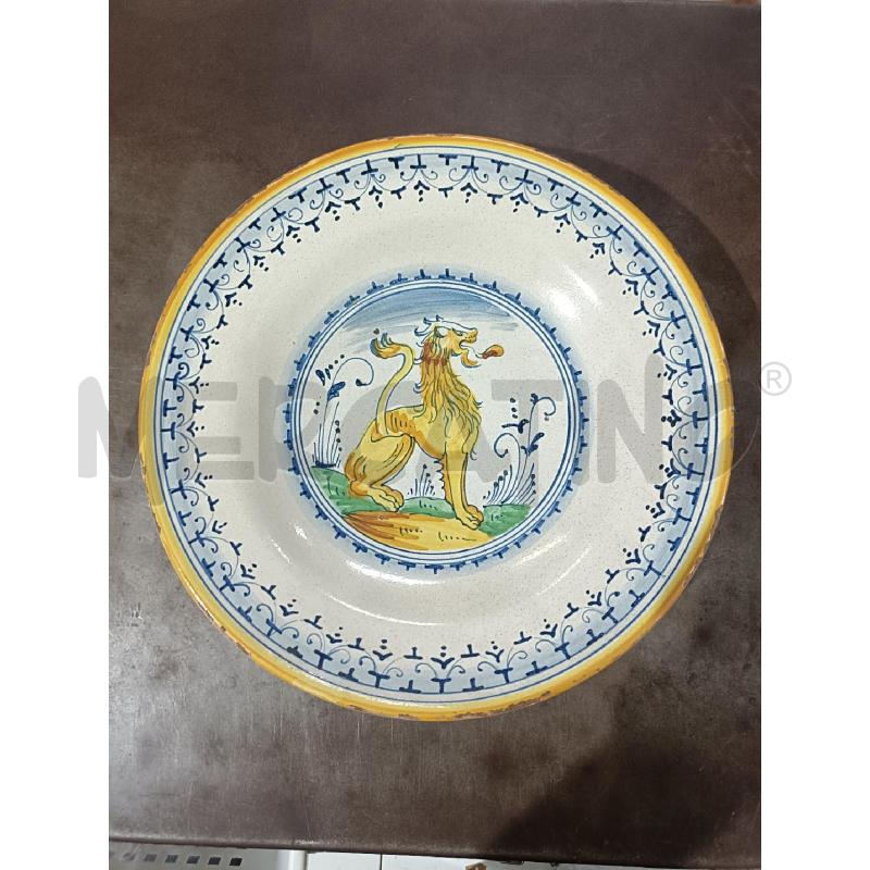 PIATTO CON GRIFONE  | Mercatino dell'Usato San  benedetto del tronto 1