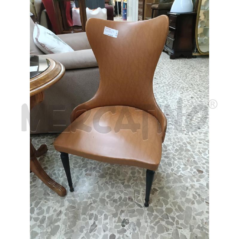POLTRONCINE SIMIL PELLE MARRONE PIEDI LEGNO NERO | Mercatino dell'Usato San  benedetto del tronto 1