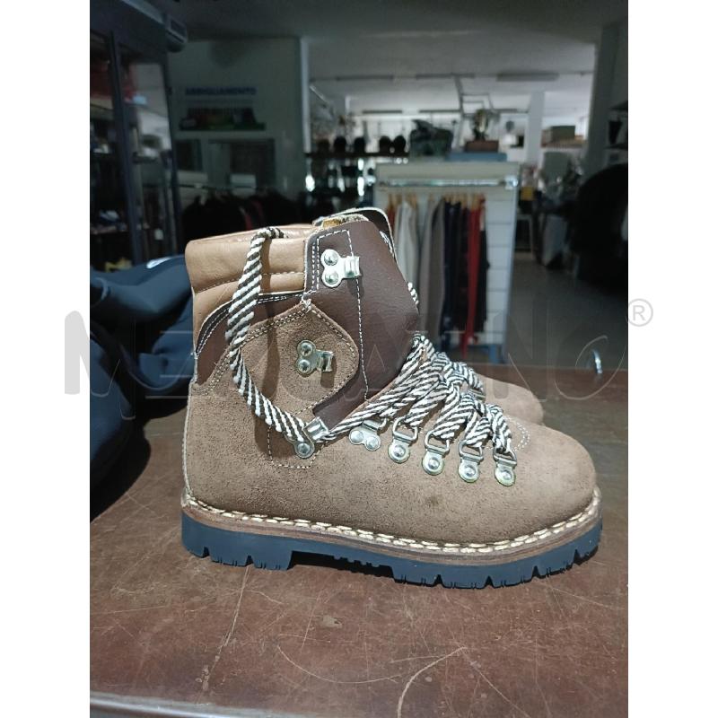 SCARPONI DONNA PELLE SCAMOSCIATA VIBRAM | Mercatino dell'Usato San  benedetto del tronto 4