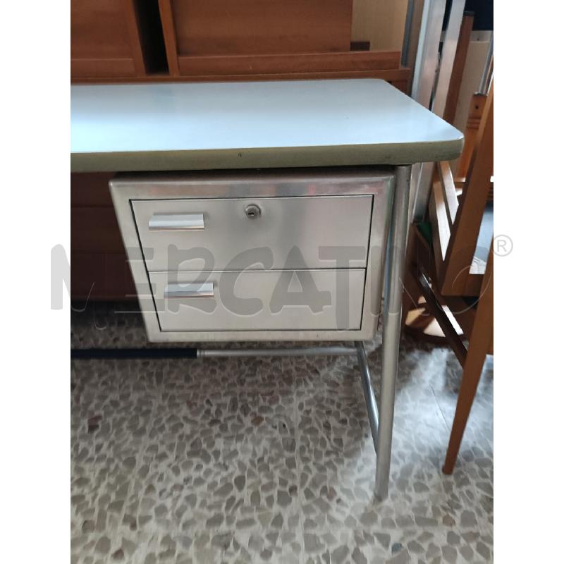 SCRIVANIA INVERNIZZI ALLUMINIO E FORMICA | Mercatino dell'Usato San  benedetto del tronto 2