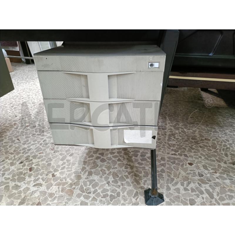SCRIVANIA UFFICIO OLIVETTI SYNTHESIS BBPR | Mercatino dell'Usato San  benedetto del tronto 2