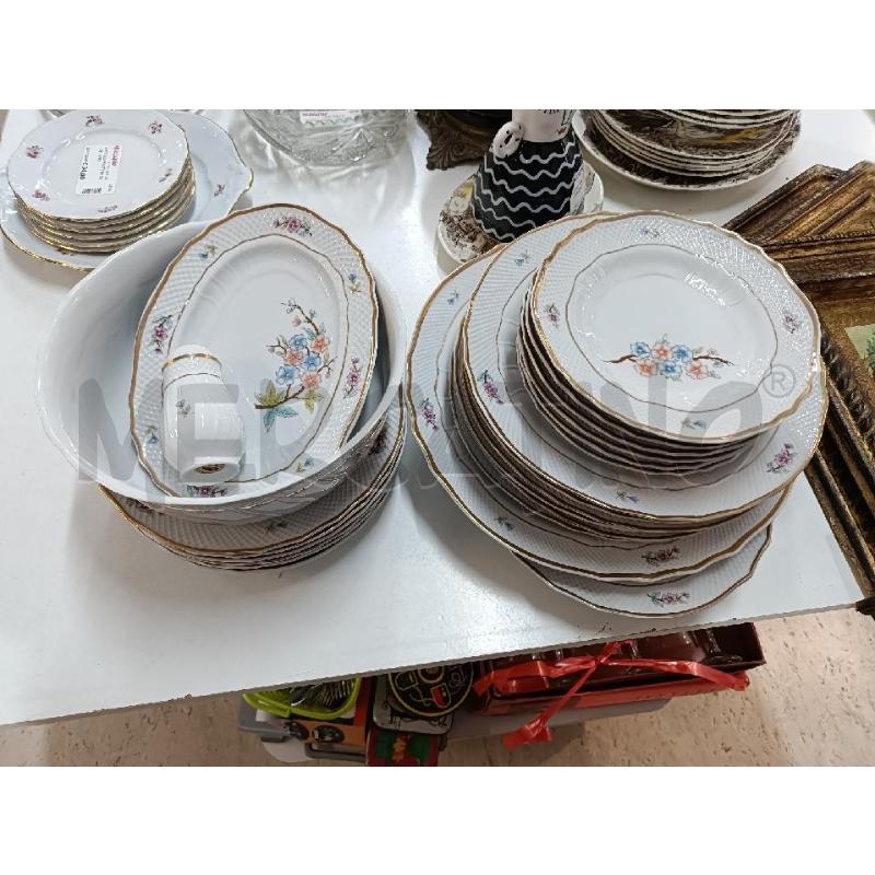 SERVIZIO PIATTI FIORI HOLLOHAZA HUNGARY FIORI ORIENTALI | Mercatino dell'Usato San  benedetto del tronto 1