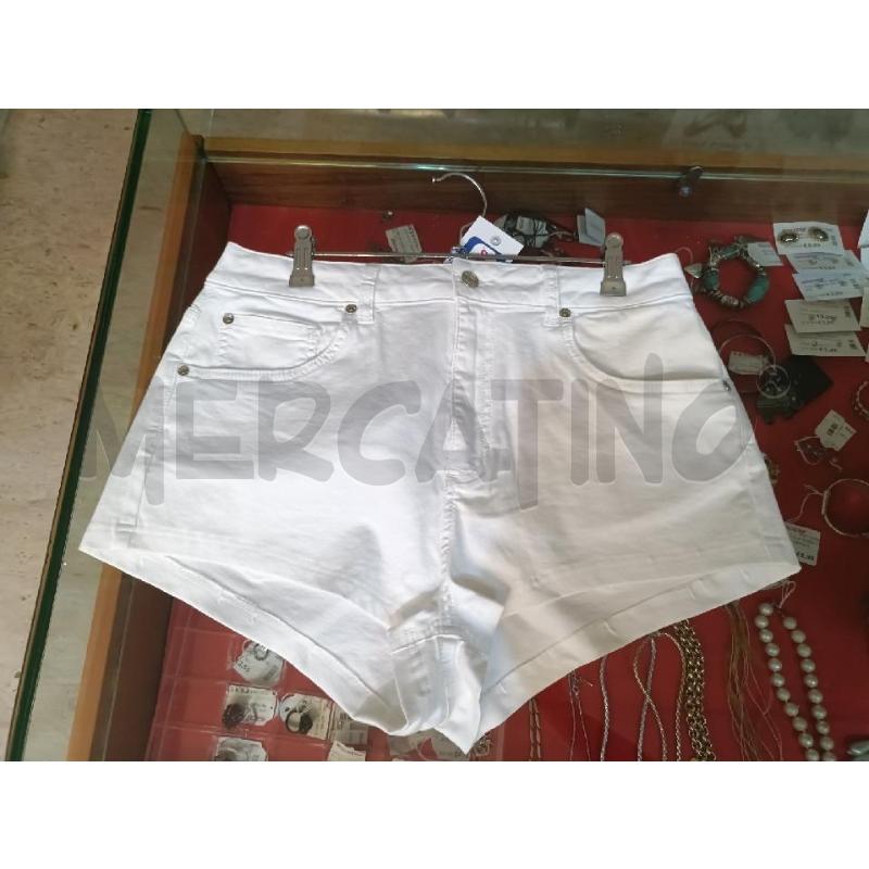SHORTS DONNA BIANCO E NERO LIU JO | Mercatino dell'Usato San  benedetto del tronto 1
