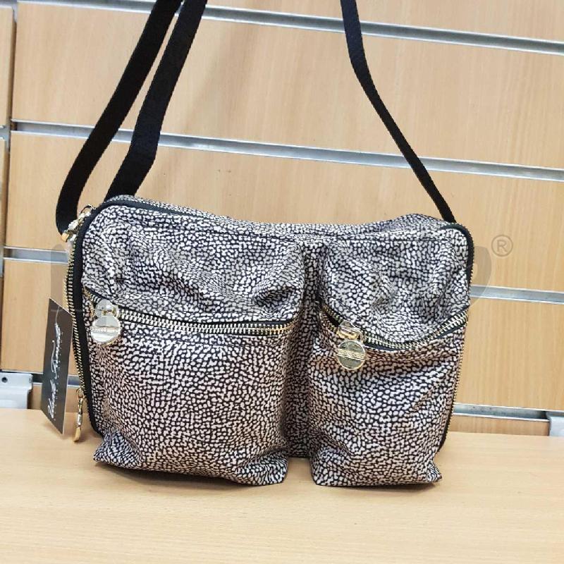 BORSA DONNA BORBONESE CON TASCHE DAVANTI E ZIP DORATE TRACOLLA NERA  | Mercatino dell'Usato L'aquila - loc. vetoio 2