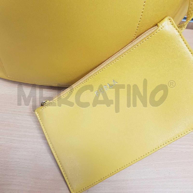 BORSA DONNA FURLA IN PELLE  GIALLA   | Mercatino dell'Usato L'aquila - loc. vetoio 3