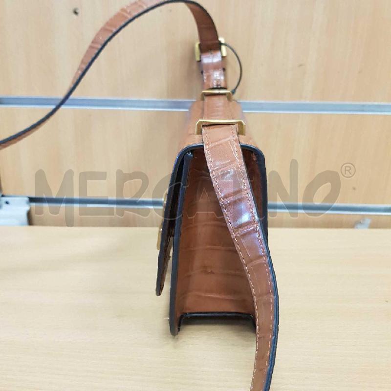 BORSA DONNA GUESS COCCO PICCINA TRACOLLA  | Mercatino dell'Usato L'aquila - loc. vetoio 3