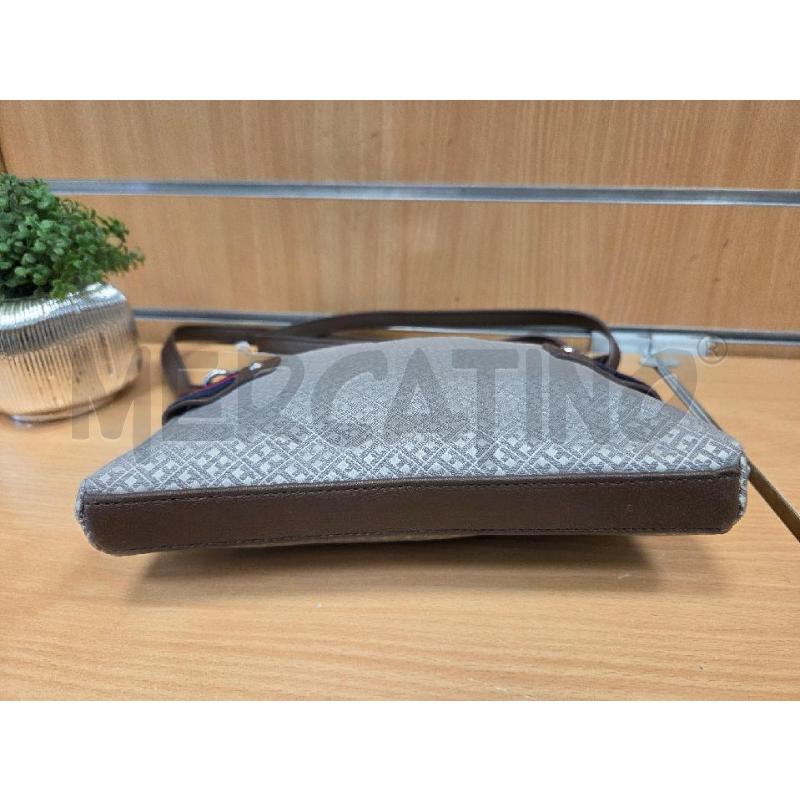 BORSA DONNA HILFIGHER   BEIGE  PICCINA  TELATA LOGHI  | Mercatino dell'Usato L'aquila - loc. vetoio 3