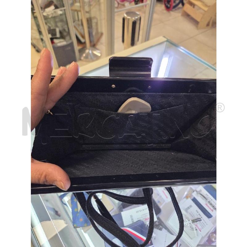 BORSA DONNA NERA LUCIDA VINTAGE CON DEC  | Mercatino dell'Usato L'aquila - loc. vetoio 2