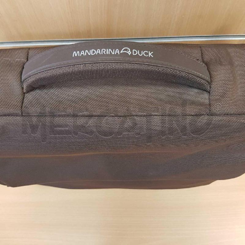 BORSA DONNA PORTADOCUMEWNTI MANDARINA DUCK MARORNE | Mercatino dell'Usato L'aquila - loc. vetoio 2