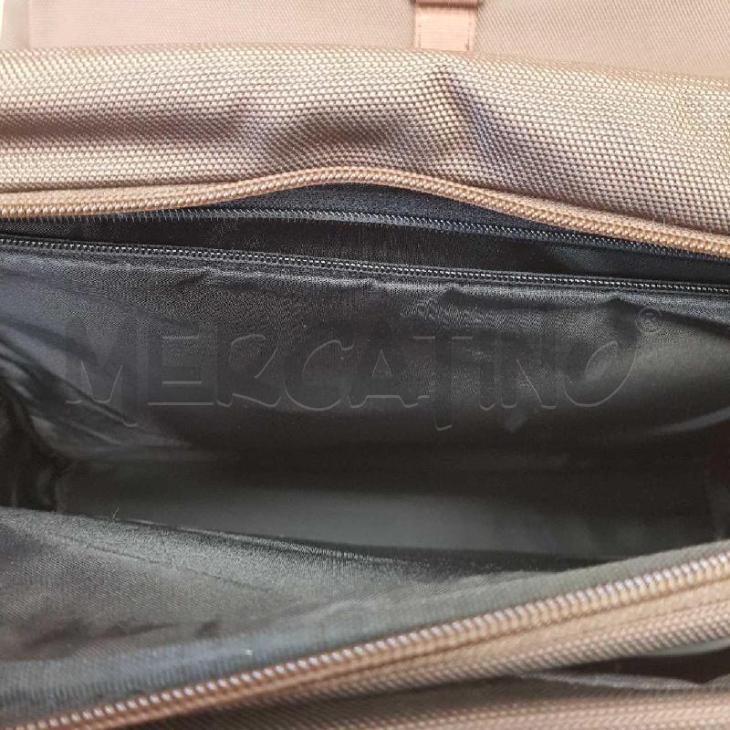 BORSA DONNA PORTADOCUMEWNTI MANDARINA DUCK MARORNE | Mercatino dell'Usato L'aquila - loc. vetoio 5