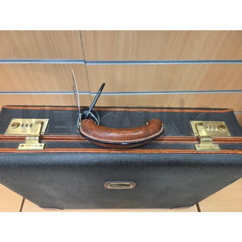 BORSA PORTADOCUMENTI AIGNER  | Mercatino dell'Usato L'aquila - loc. vetoio 3