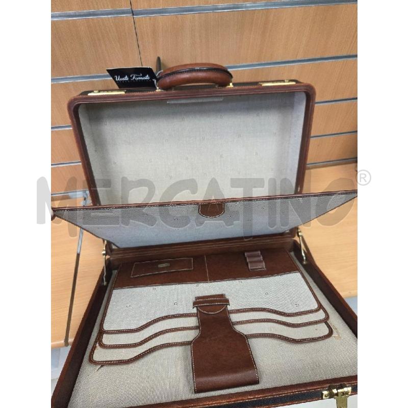 BORSA PORTADOCUMENTI AIGNER  | Mercatino dell'Usato L'aquila - loc. vetoio 4