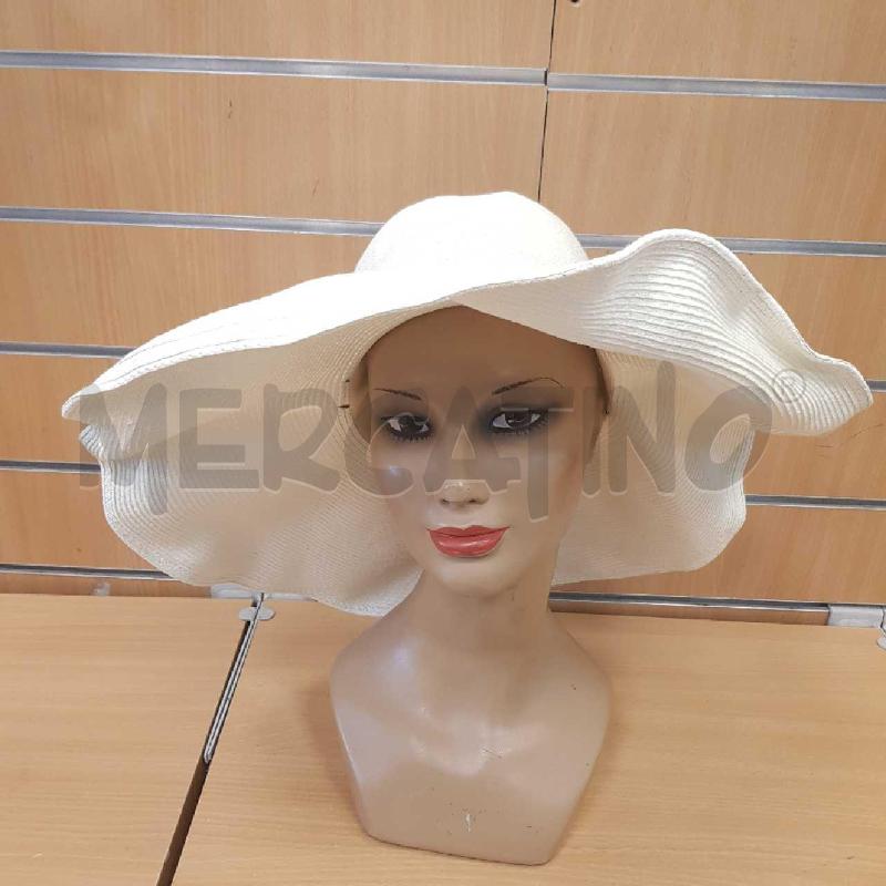CAPPELLO DONNA TWIN SET BIANCO CON CORDINO MARRONE | Mercatino dell'Usato L'aquila - loc. vetoio 1