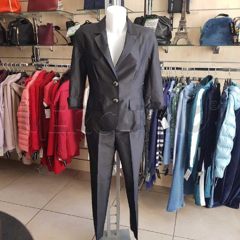 COMPLETO DONNA L.SPAGNOLI  IN SETAB   NERO  GIACCA E PANT   | Mercatino dell'Usato L'aquila - loc. vetoio 1