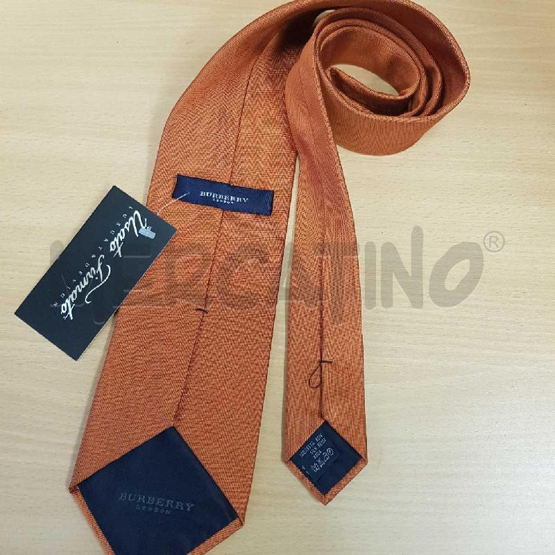 CRAVATTA ARANCIONE BURBERRRY | Mercatino dell'Usato L'aquila - loc. vetoio 2