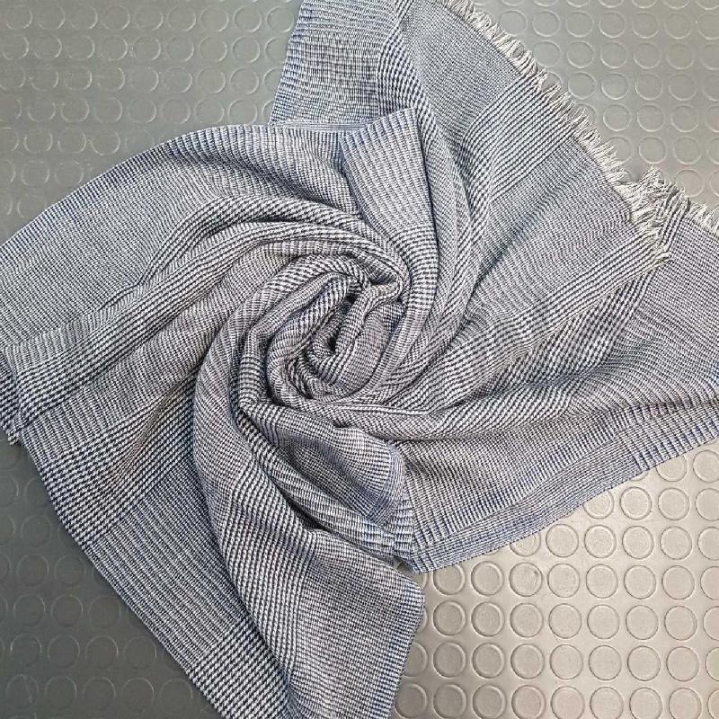 FOULARD ACQUASCUTUM QUADRETTI BLU PDP | Mercatino dell'Usato L'aquila - loc. vetoio 1