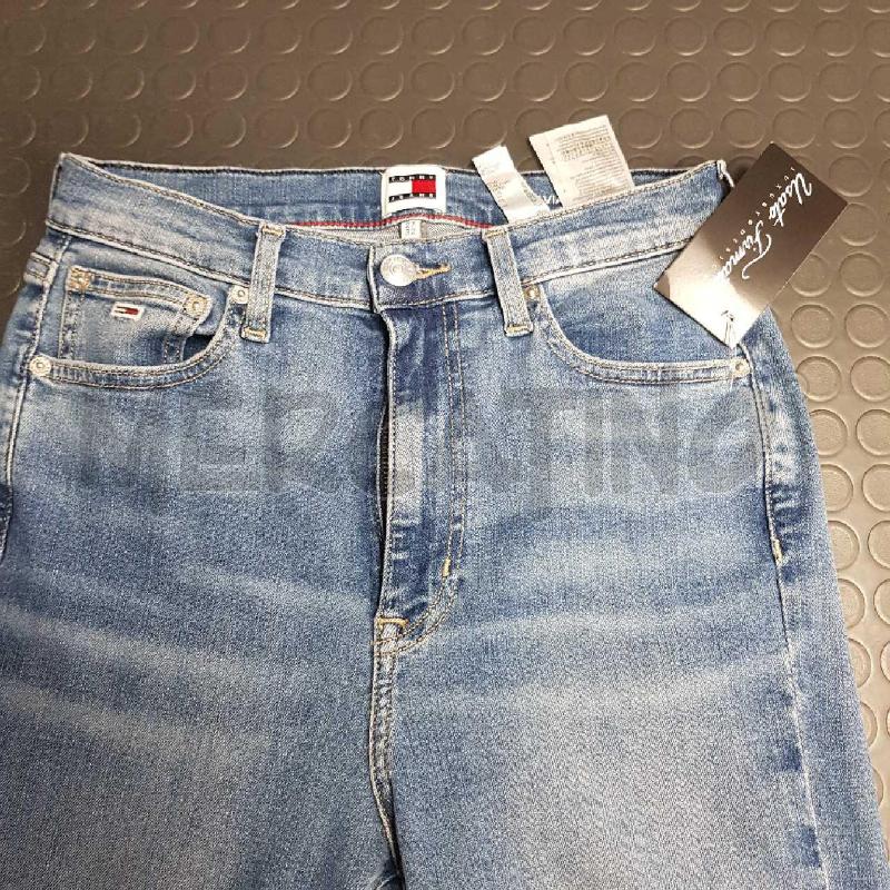 JEANS DONNA HILFIGHER A ZAMPA   | Mercatino dell'Usato L'aquila - loc. vetoio 2