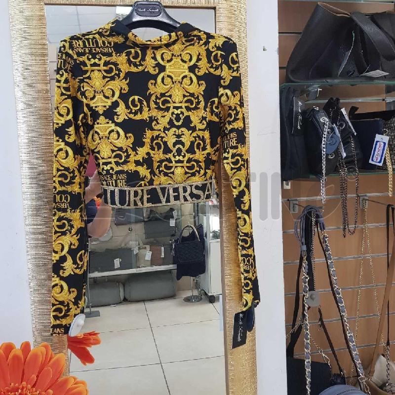 MAGLIA DONNA  VERSACE COUTURE  NERA E ORO   | Mercatino dell'Usato L'aquila - loc. vetoio 1