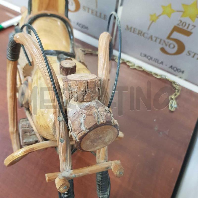 MODELLINO MOTO LEGNO | Mercatino dell'Usato L'aquila - loc. vetoio 5
