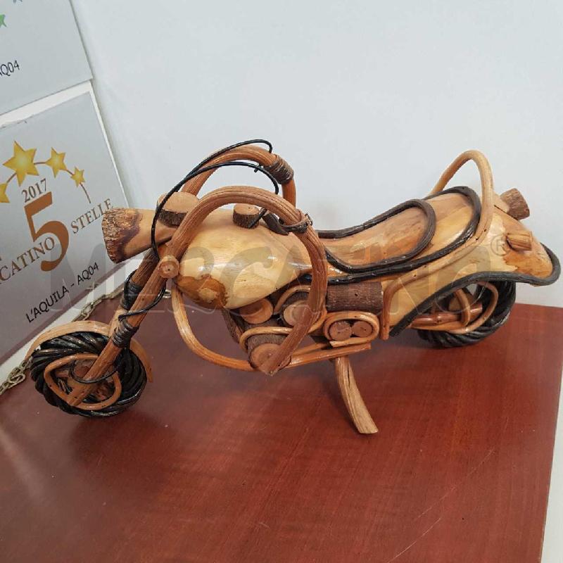 MODELLINO MOTO LEGNO | Mercatino dell'Usato L'aquila - loc. vetoio 2