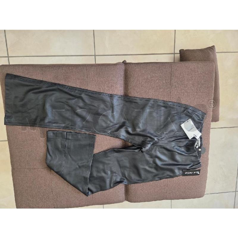 PANTALONCINO UOMO ICHI NERO VILPELLE | Mercatino dell'Usato L'aquila - loc. vetoio 1