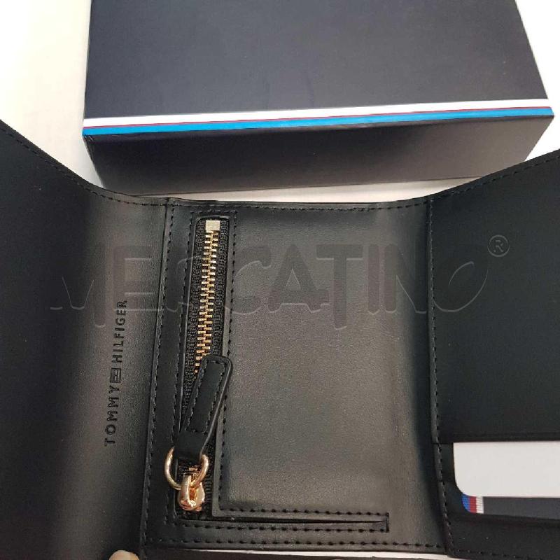 PORTA FOGLIO TOMMY  HILFIGHER NERO   | Mercatino dell'Usato L'aquila - loc. vetoio 3