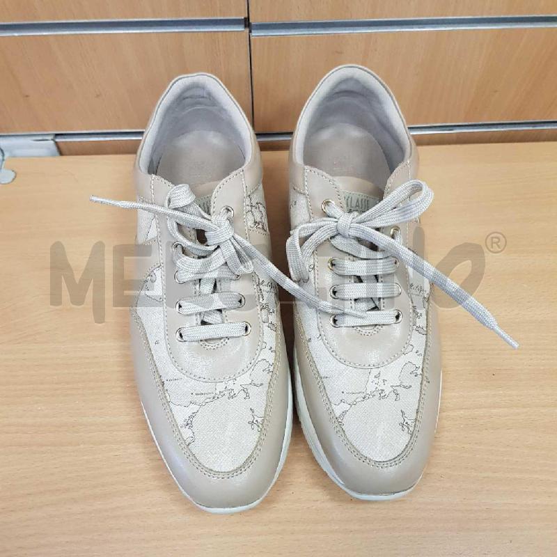 SCARPE DONNA PRIMA CLASSE BEIGE E STAMPA GEO  | Mercatino dell'Usato L'aquila - loc. vetoio 1