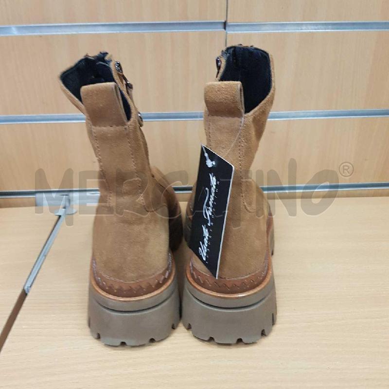 SCARPE DONNA ZANON CON ZIP | Mercatino dell'Usato L'aquila - loc. vetoio 3