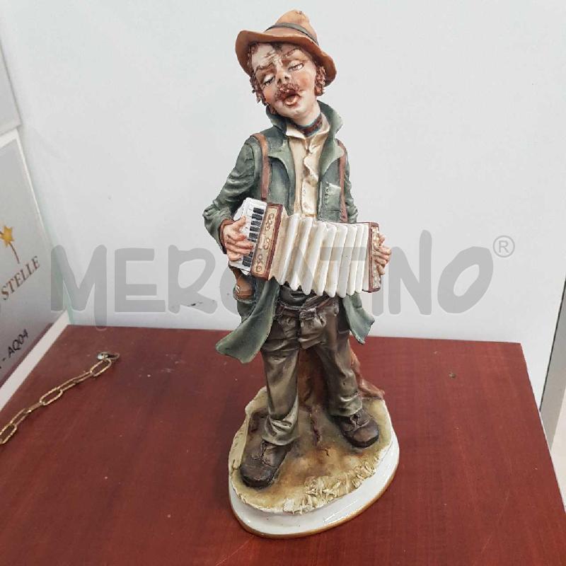 STATUINA SUONATORE CAPODIMONTE | Mercatino dell'Usato L'aquila - loc. vetoio 1