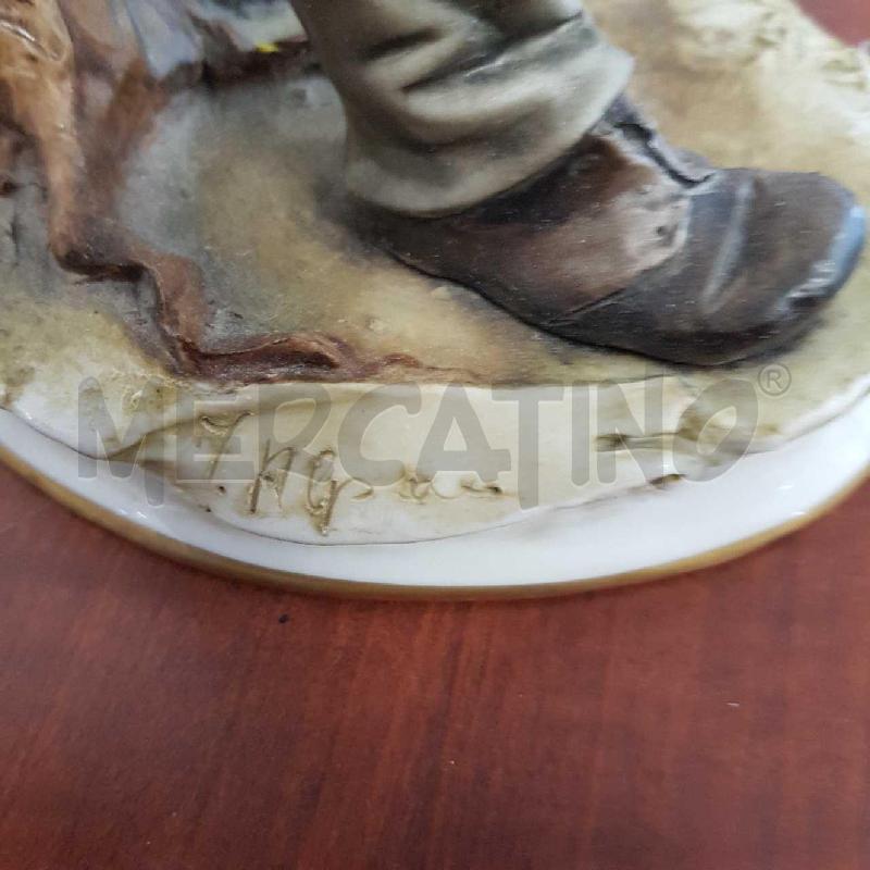 STATUINA SUONATORE CAPODIMONTE | Mercatino dell'Usato L'aquila - loc. vetoio 3