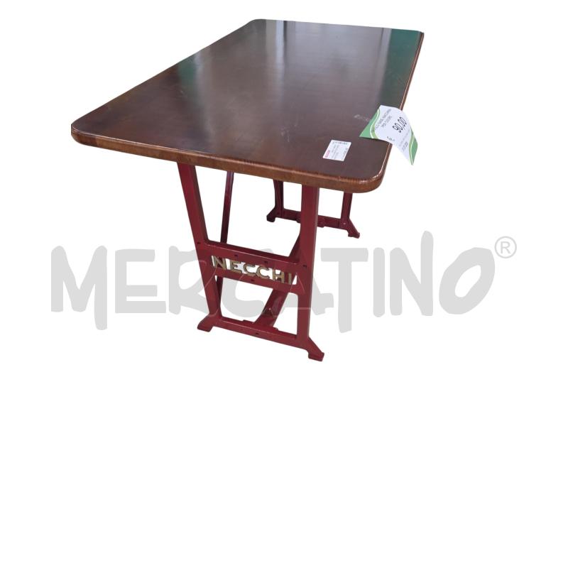TAVOLO BASE MACCHINA PER CUCIRE | Mercatino dell'Usato L'aquila - loc. vetoio 1