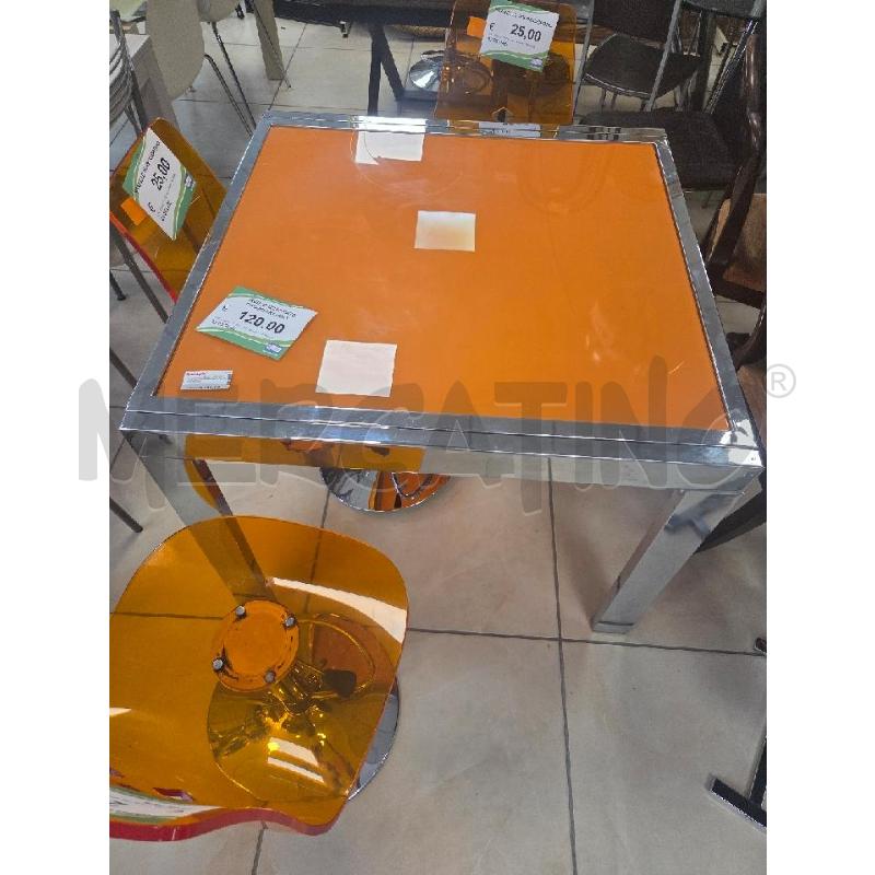 TAVOLO QUADRATO CROMO/ARANCIO | Mercatino dell'Usato L'aquila - loc. vetoio 1