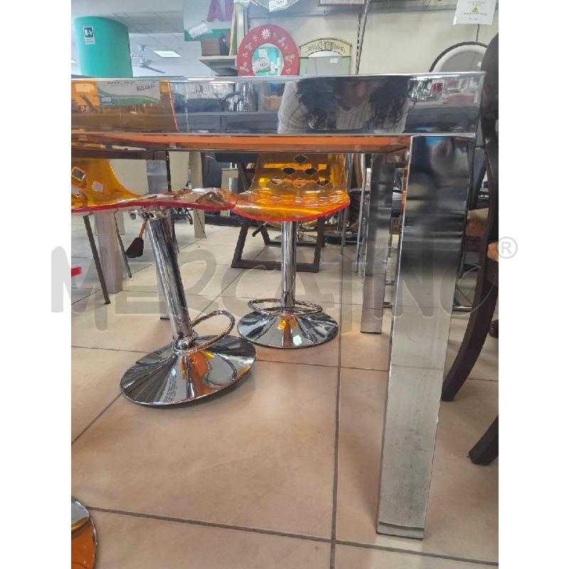 TAVOLO QUADRATO CROMO/ARANCIO | Mercatino dell'Usato L'aquila - loc. vetoio 2