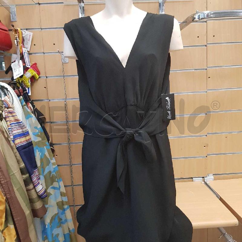 VESTITO DONNA GIVENCHY NERO FIOCCO DAVANTI  | Mercatino dell'Usato L'aquila - loc. vetoio 1