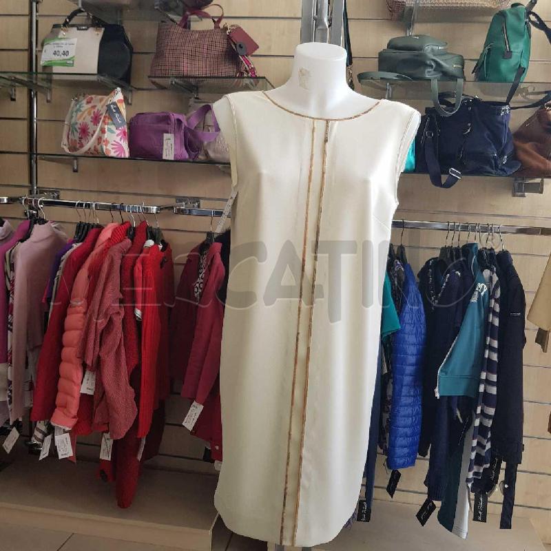 VESTITO DONNA PRIMA  CLASSE BIANCO  SCOLLO V NUOVO   | Mercatino dell'Usato L'aquila - loc. vetoio 1