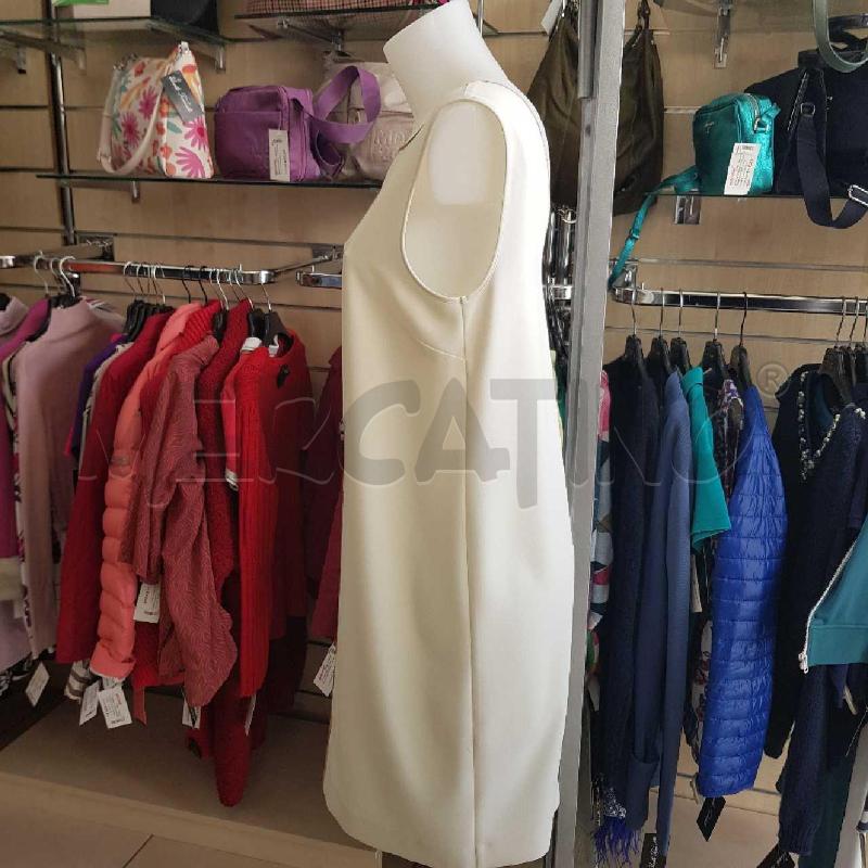 VESTITO DONNA PRIMA  CLASSE BIANCO  SCOLLO V NUOVO   | Mercatino dell'Usato L'aquila - loc. vetoio 2