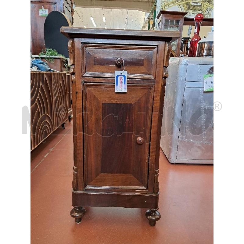 COMODINO IN STILE  | Mercatino dell'Usato Arezzo 1