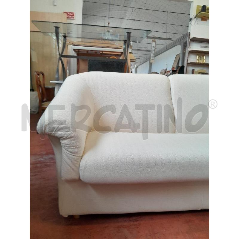 DIVANO BIANCO TESSUTO | Mercatino dell'Usato Arezzo 2