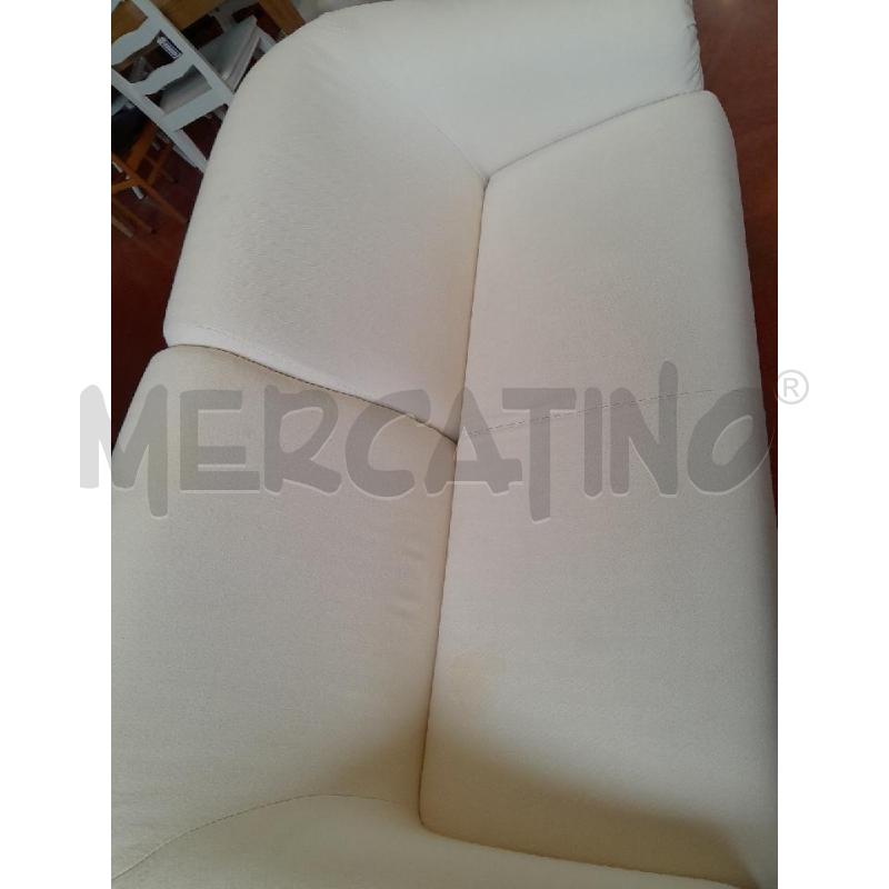 DIVANO BIANCO TESSUTO | Mercatino dell'Usato Arezzo 3