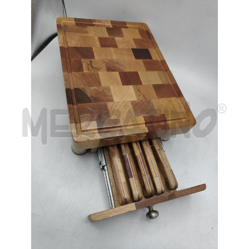 TAVOLINETTO BASE LEGNO CON COLTELLI | Mercatino dell'Usato Atripalda 1