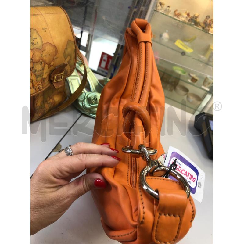 BORSA DONNA ARANCIO MEZZA LUNA MONOVA | Mercatino dell'Usato Avellino 2