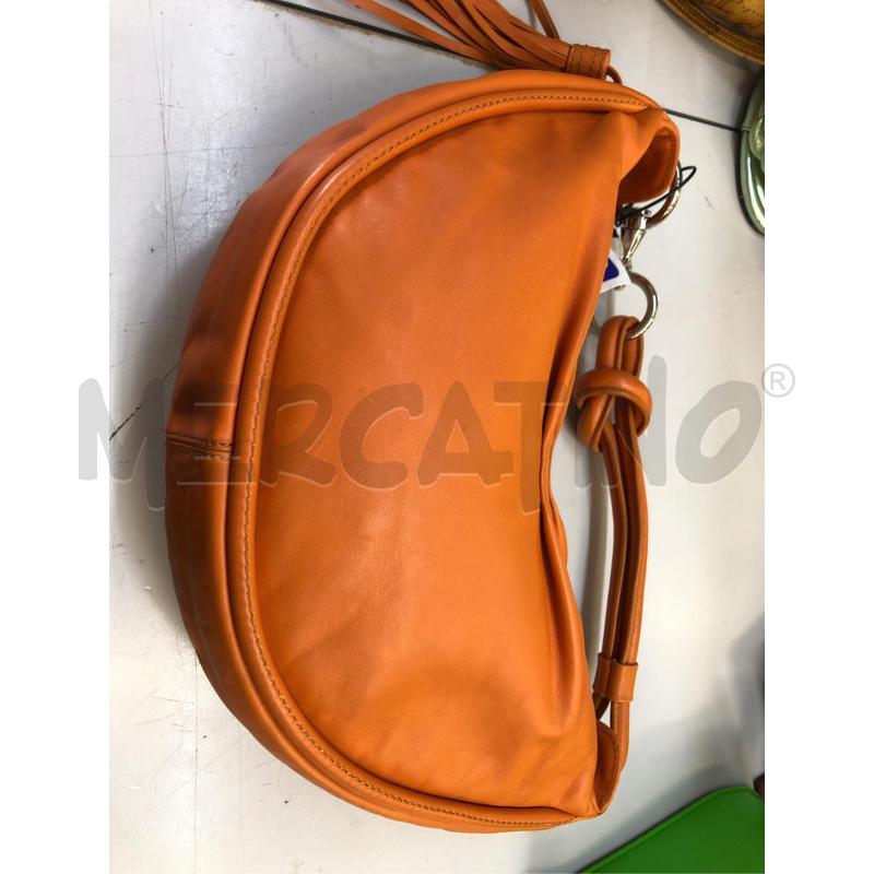 BORSA DONNA ARANCIO MEZZA LUNA MONOVA | Mercatino dell'Usato Avellino 3