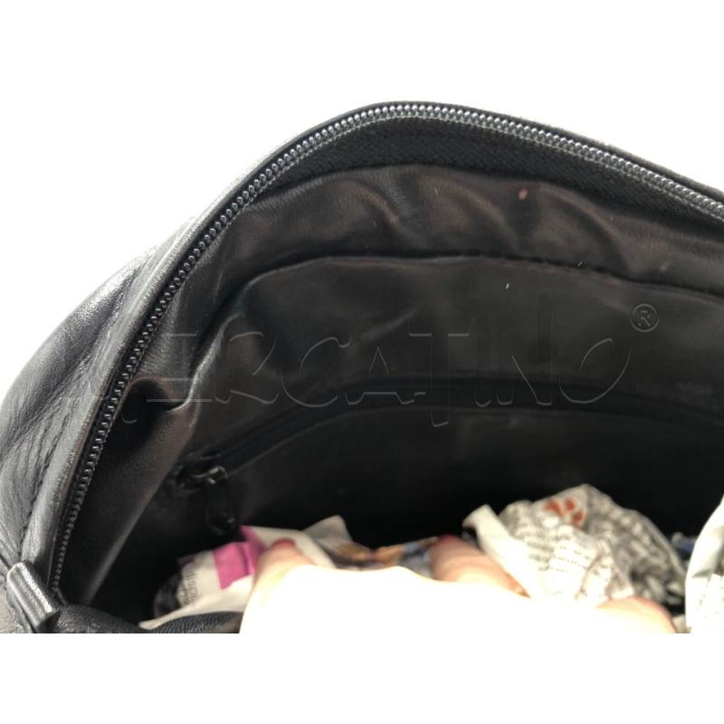 BORSA DONNA NERA TRAPUNTATA MANICO DORAT | Mercatino dell'Usato Avellino 4