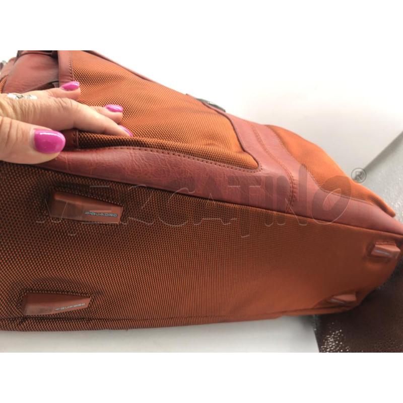 BORSA UOMO /DONNA LAVORO PIQUADRO ARANCIO TELA  | Mercatino dell'Usato Avellino 2