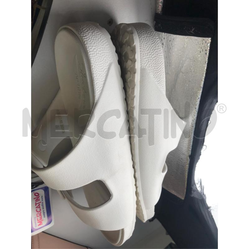 CIABATTE DONNA BIANCHE SKECHERS  | Mercatino dell'Usato Avellino 4