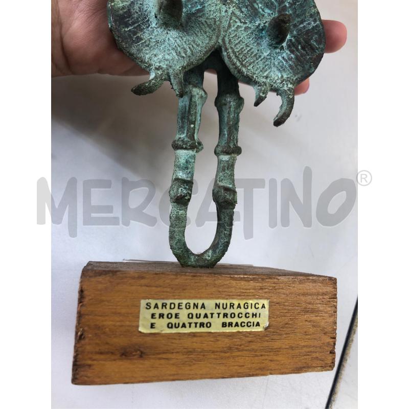 STATUA NURAGICA EROE QUATTROCCHI E QUATTRO BRACCIA  | Mercatino dell'Usato Avellino 3