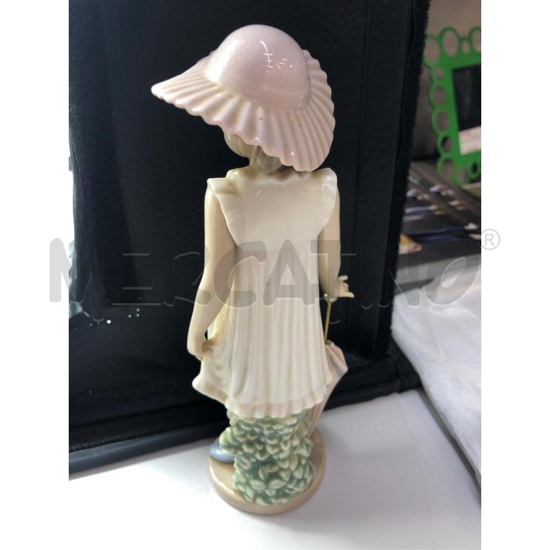 STATUINA OMBRELLINO NAO  | Mercatino dell'Usato Avellino 2